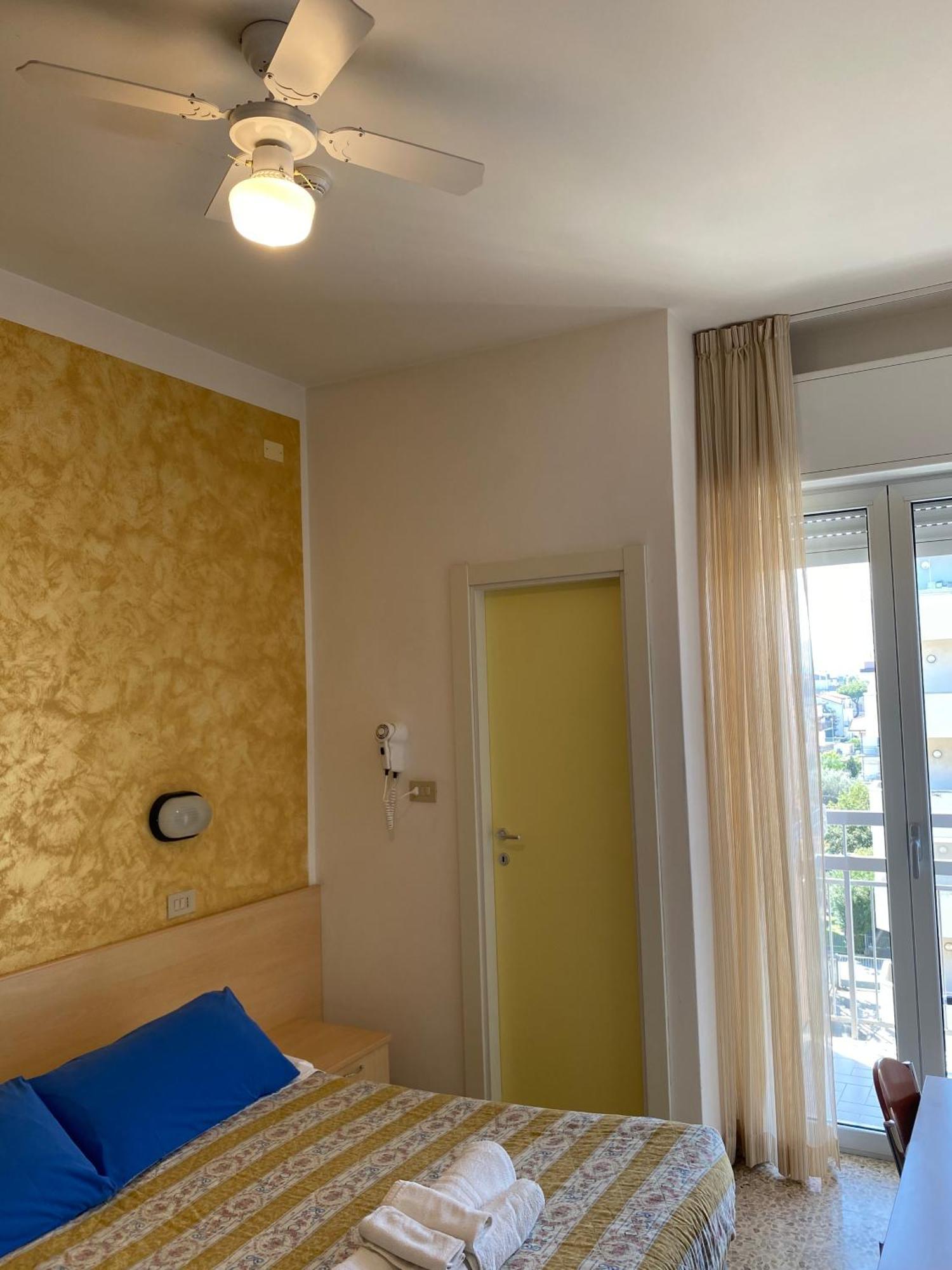 Hotel Loretta Rimini Dış mekan fotoğraf