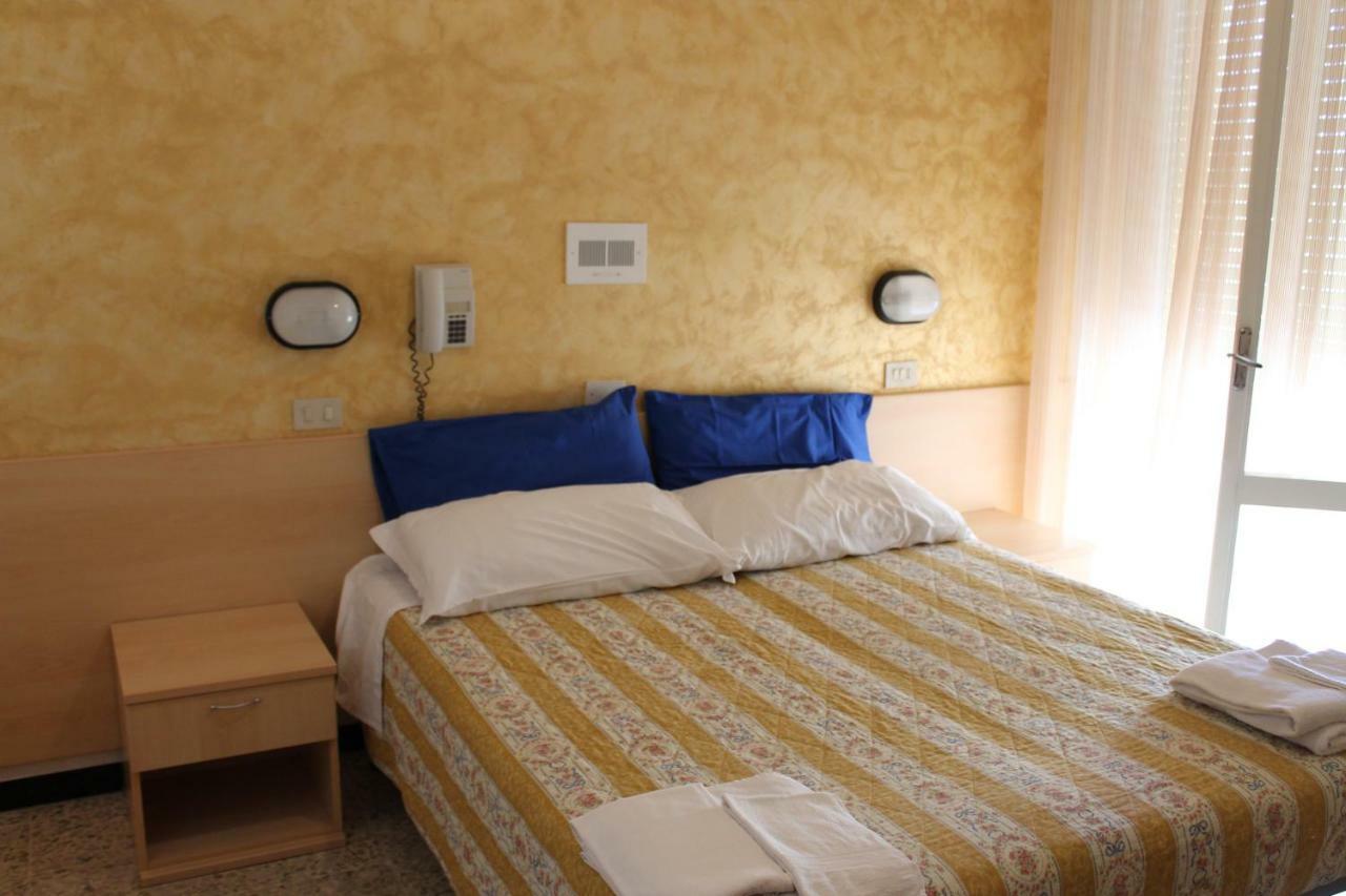 Hotel Loretta Rimini Dış mekan fotoğraf