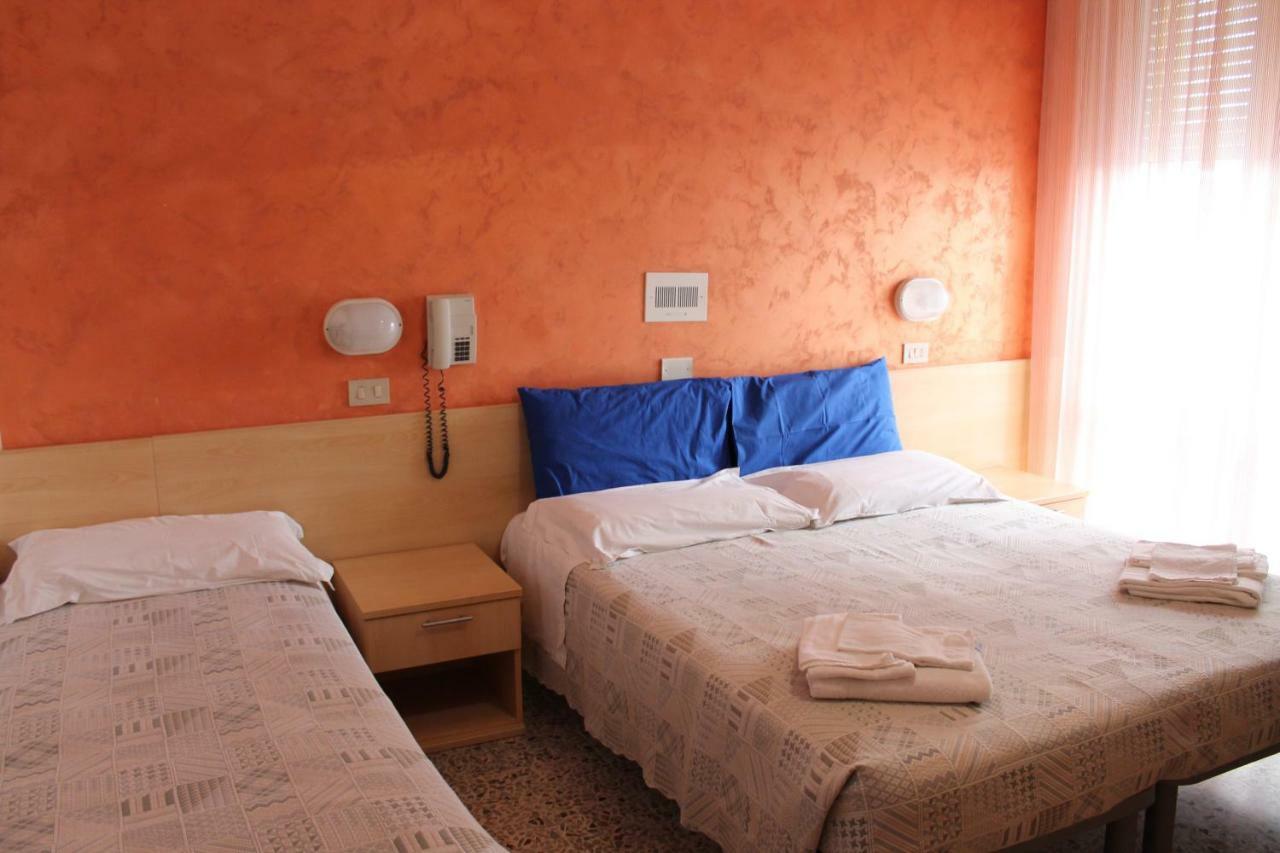Hotel Loretta Rimini Dış mekan fotoğraf