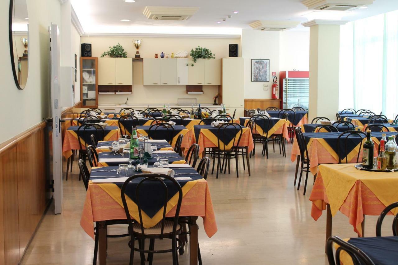 Hotel Loretta Rimini Dış mekan fotoğraf